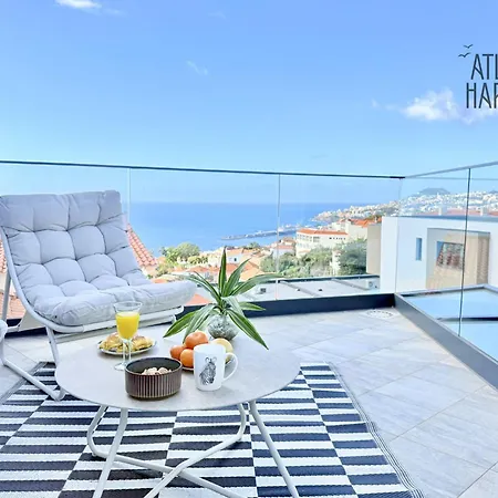 Atlantic Harmony Residences פונשל